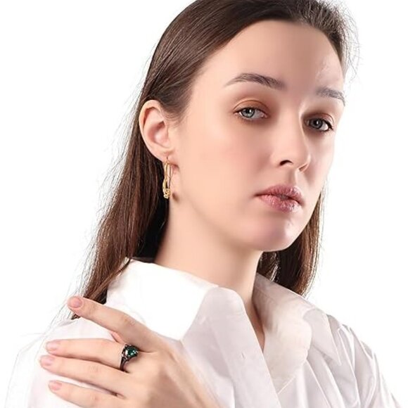 Heart Cubic Zirconia Promise Ring for Women - Emerald Zirconia with Black Ring - Picture 4 of 5